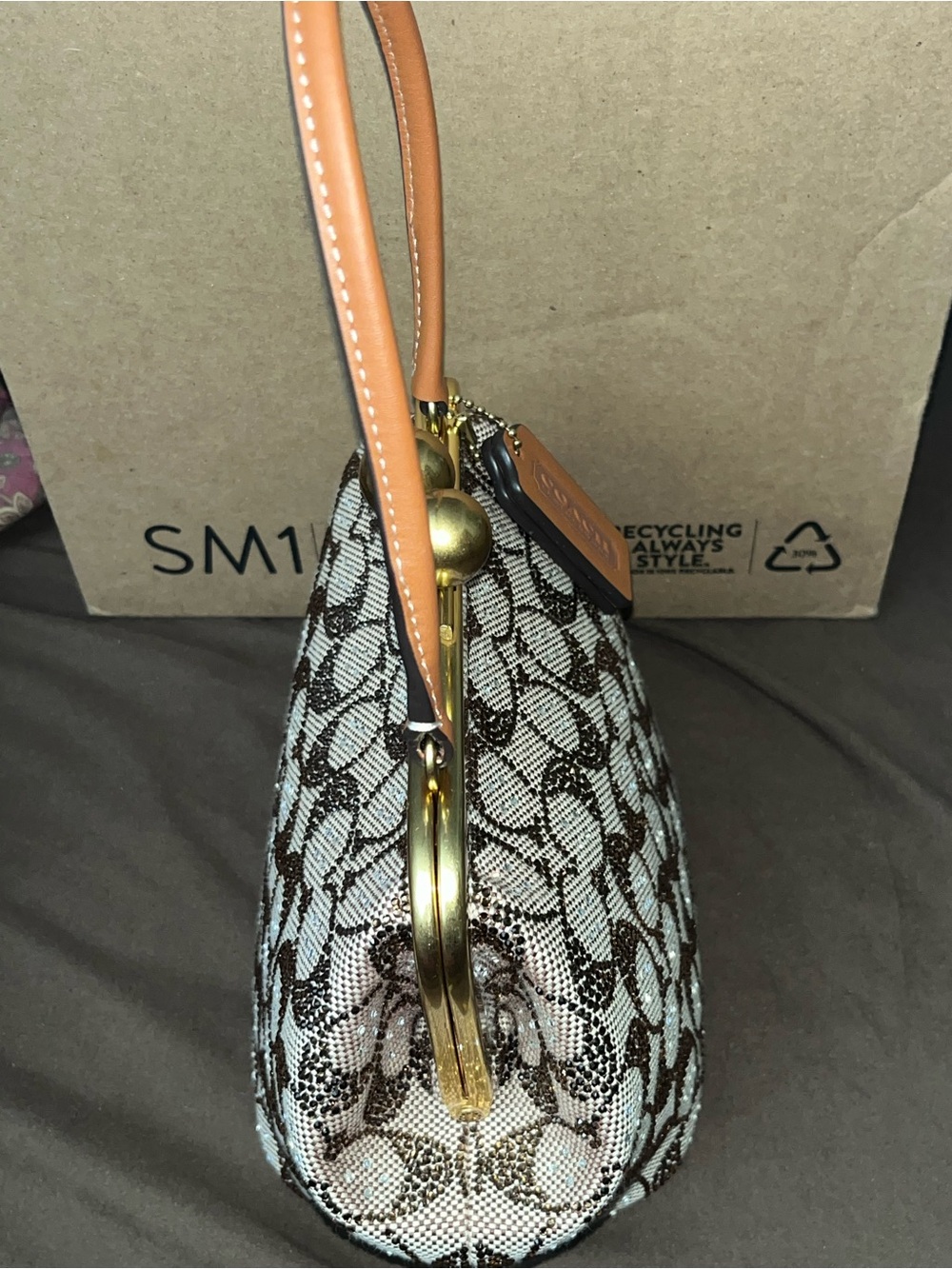 Coach Brown and Cream Signature Jacquard Kiss-Lock 16 - Picture 4 of 11